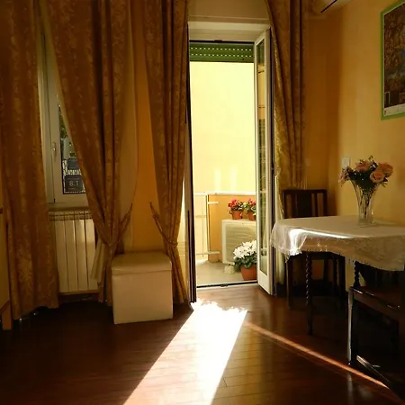 ベッド・アンド・ブレックファスト Belle Epoque リド・ディ・オスティア